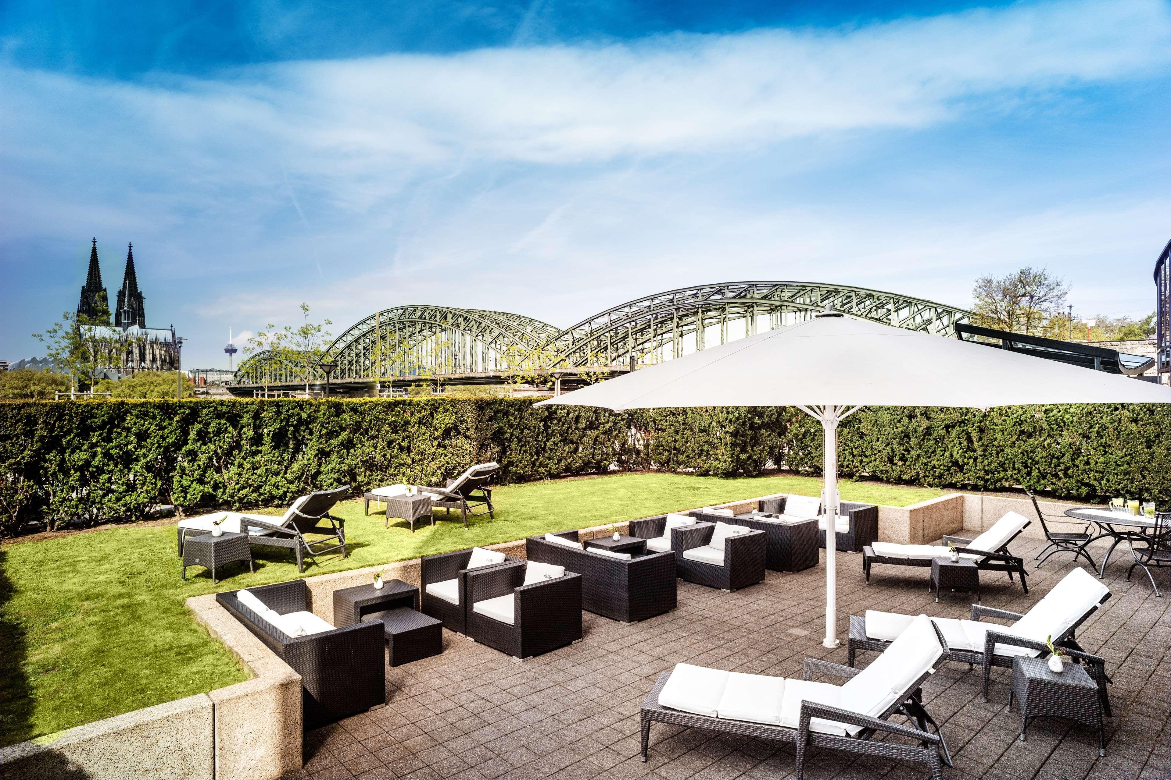 Hotel Hyatt Regency Koeln Zewnętrze zdjęcie The rooftop garden